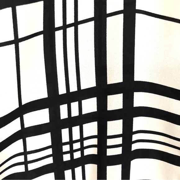 Susan Graver Printed Feather Weave Button Front Shirt, Size 16 - Picture 10 of 15